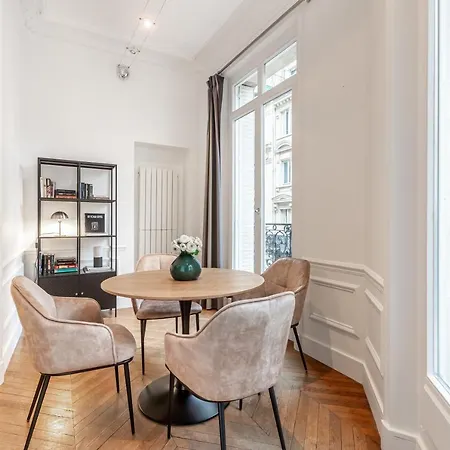 Sweett - Triangle D'or Apartment Paris